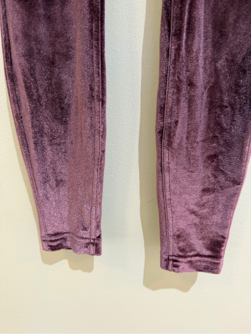 lululemon athletica Velvet High-Rise Leggings in Garnet limited Edition Size 4 - Picture 7 of 8
